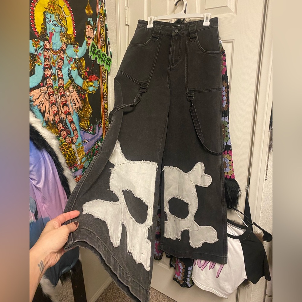 Grey denim mega Wide leg Skull Design at bottom pants (30 waist)